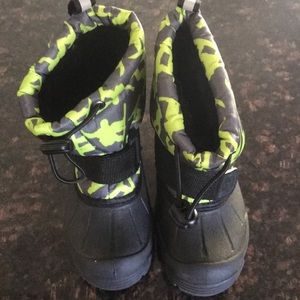 Snow boots for children
